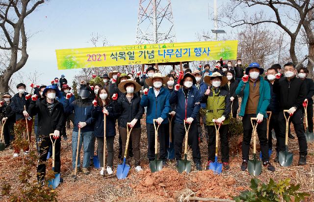 전남도, 숲속의 전남 만들기 성공추진, 나무심기 행사 개최