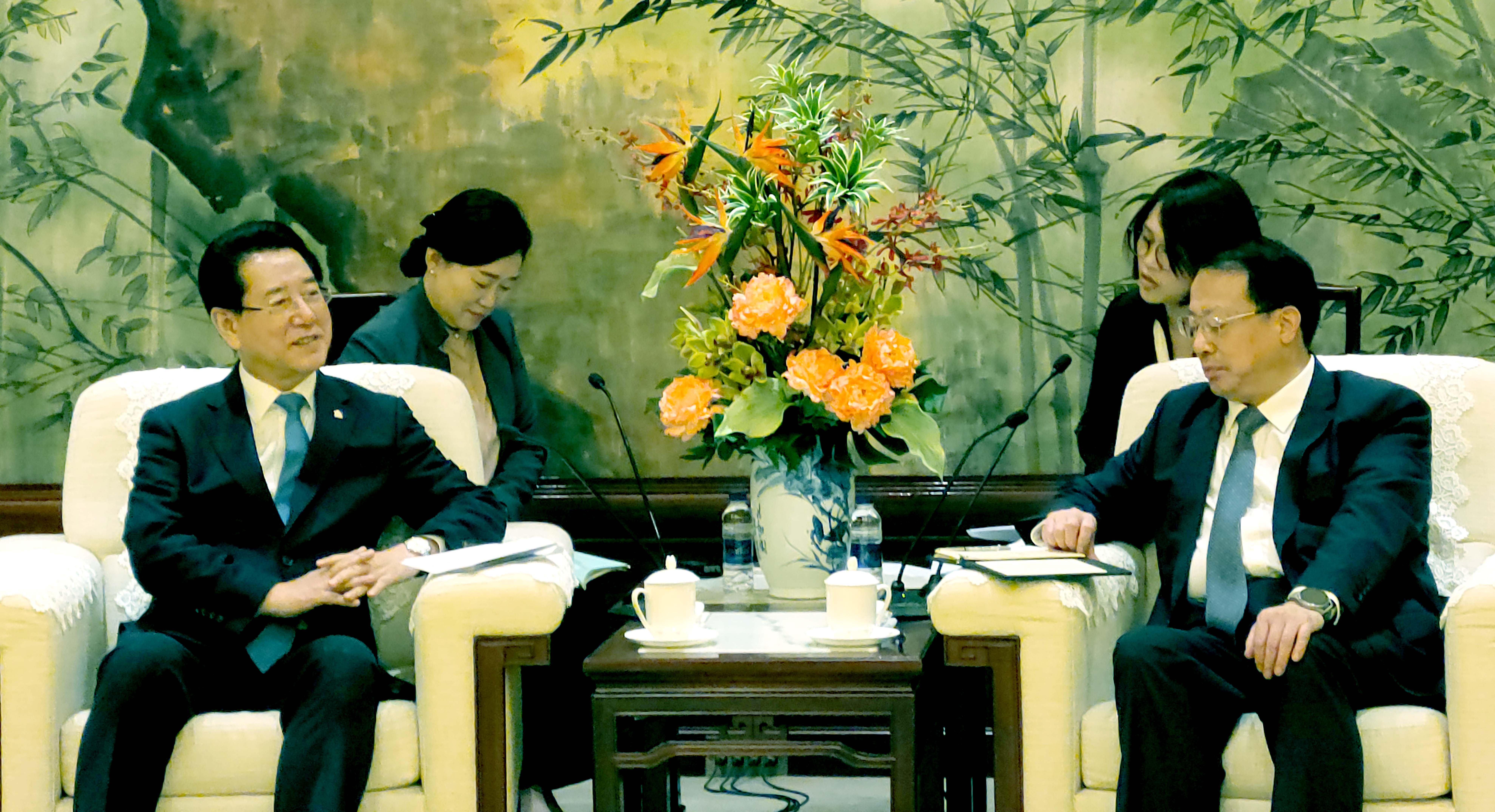 중국 상하이 궁정시장과 회담2