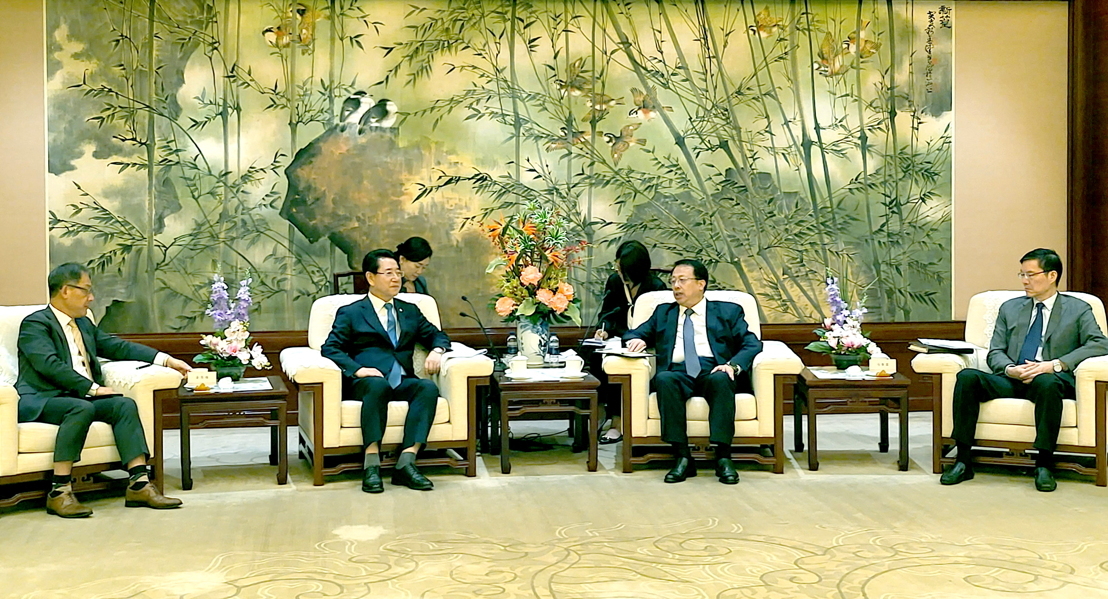 중국 상하이 궁정시장과 회담4