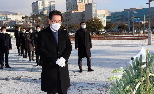 김대중 대통령 동상 참배