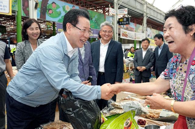 추석 명절 맞이 광양 전통시장 상인 격려